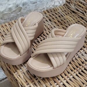 Mariella Quilted Crossover Platform Slides Womens Sz 8 in Blush Nude